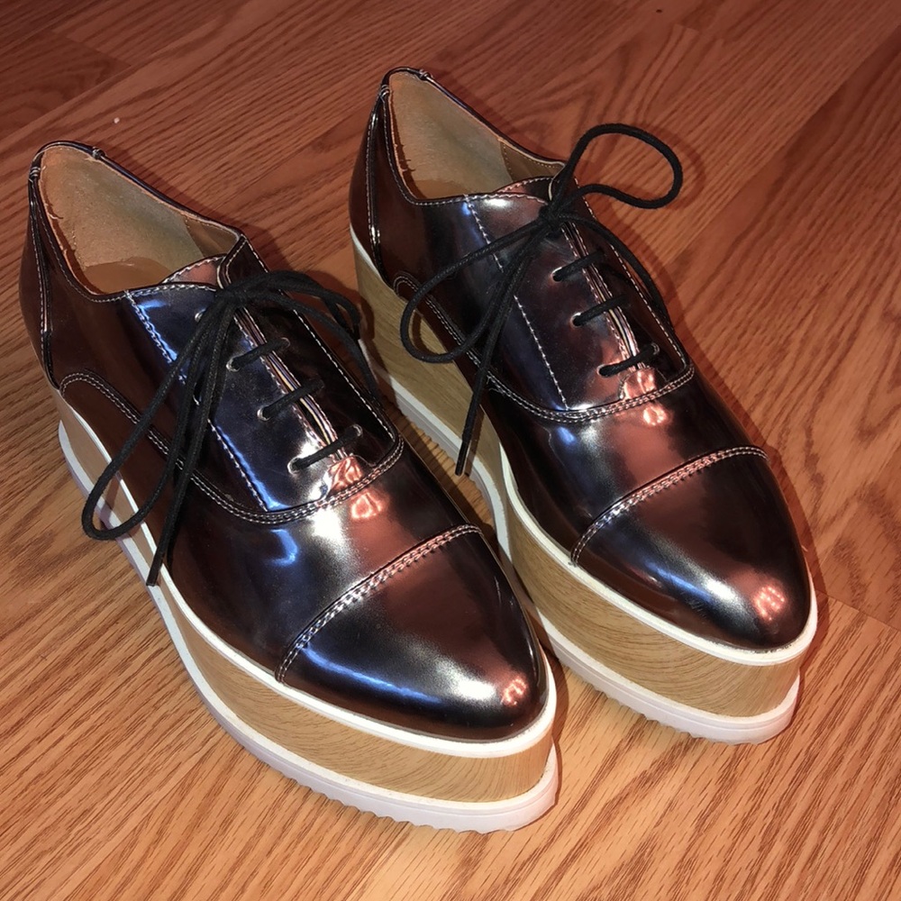 H&M platform iridescent shoes/ size 6